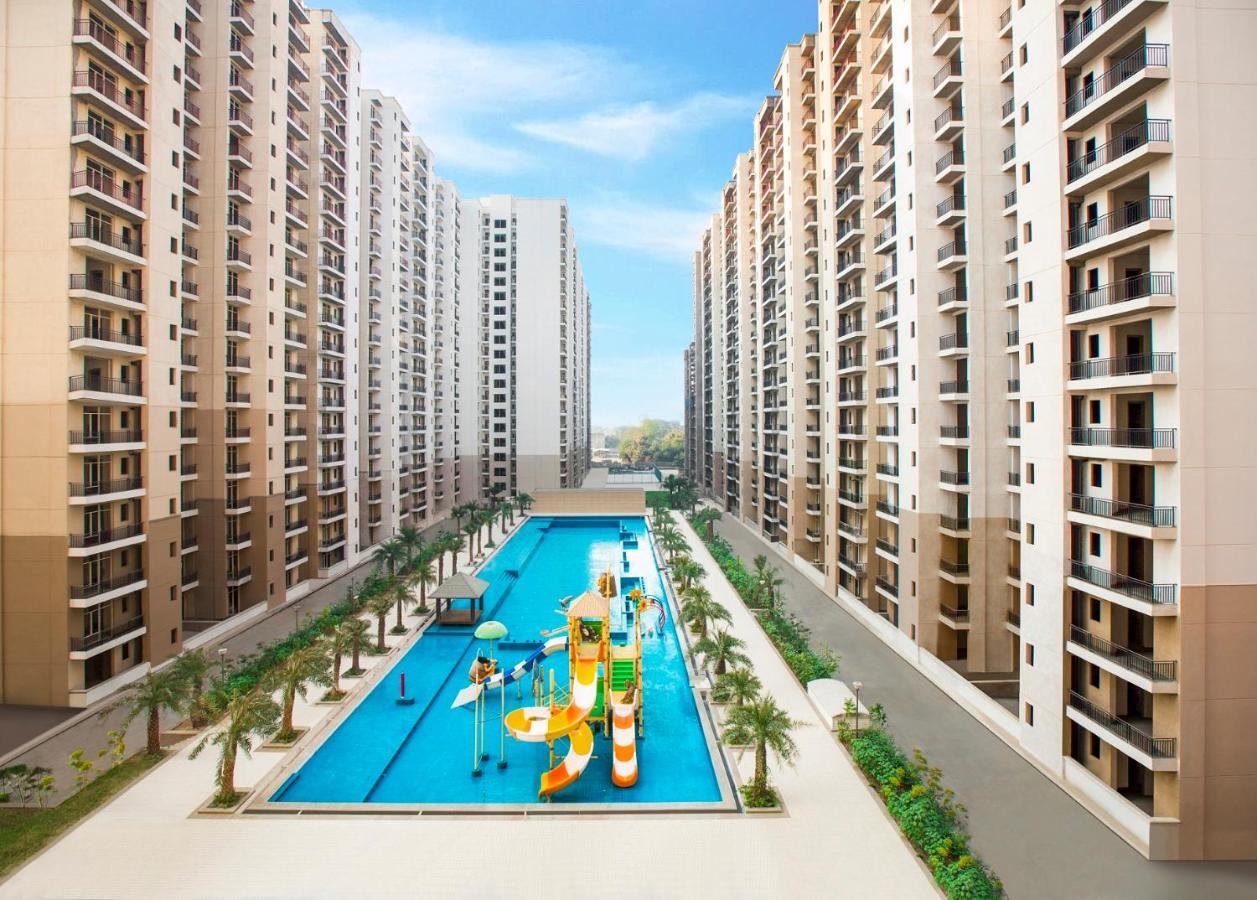 Downtown Delight Apartment Lucknow Bagian luar foto
