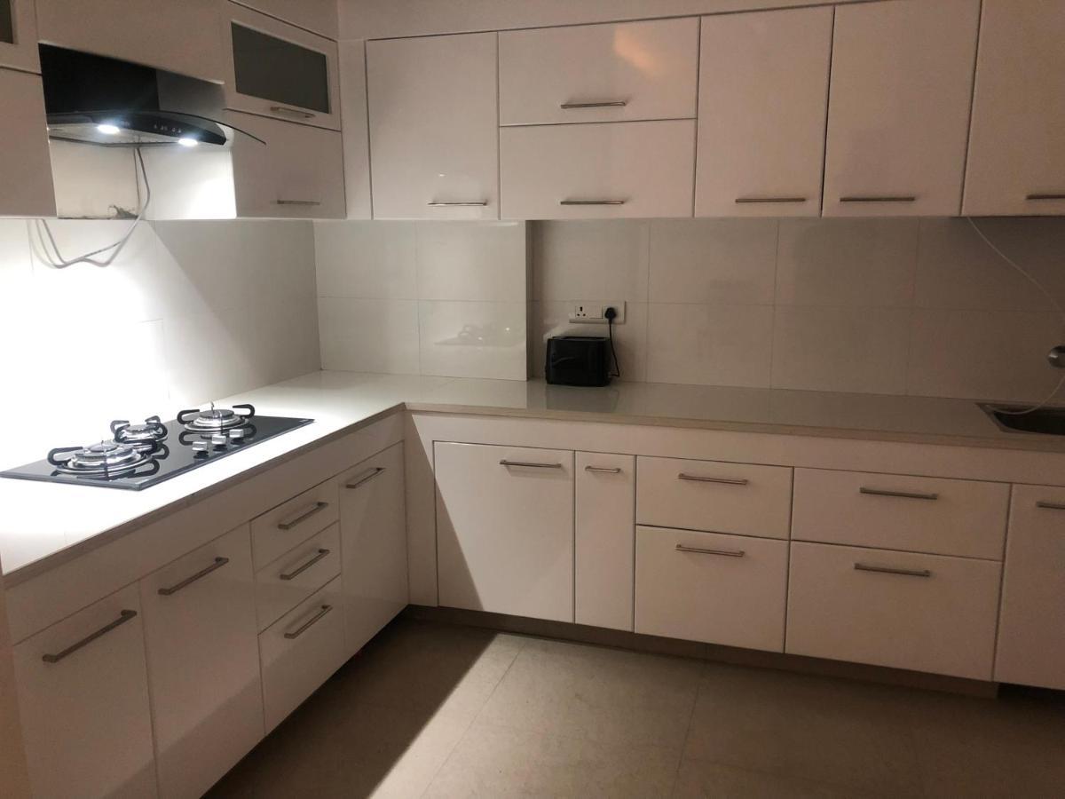 Downtown Delight Apartment Lucknow Bagian luar foto