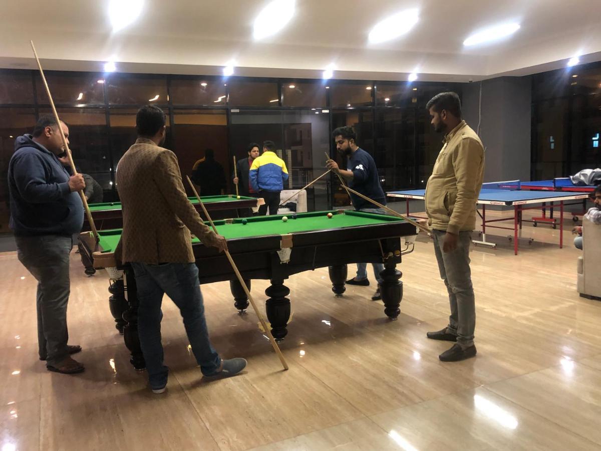 Downtown Delight Apartment Lucknow Bagian luar foto