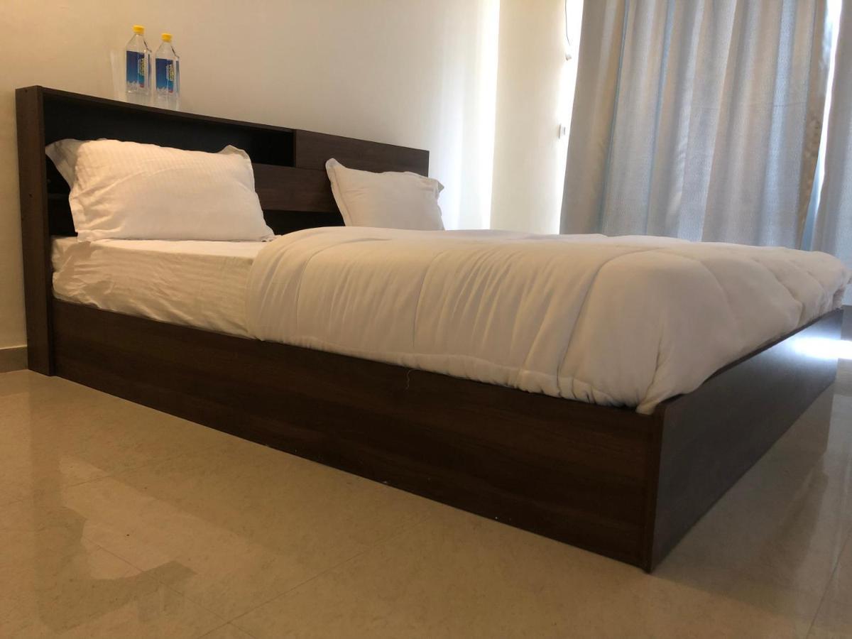 Downtown Delight Apartment Lucknow Bagian luar foto
