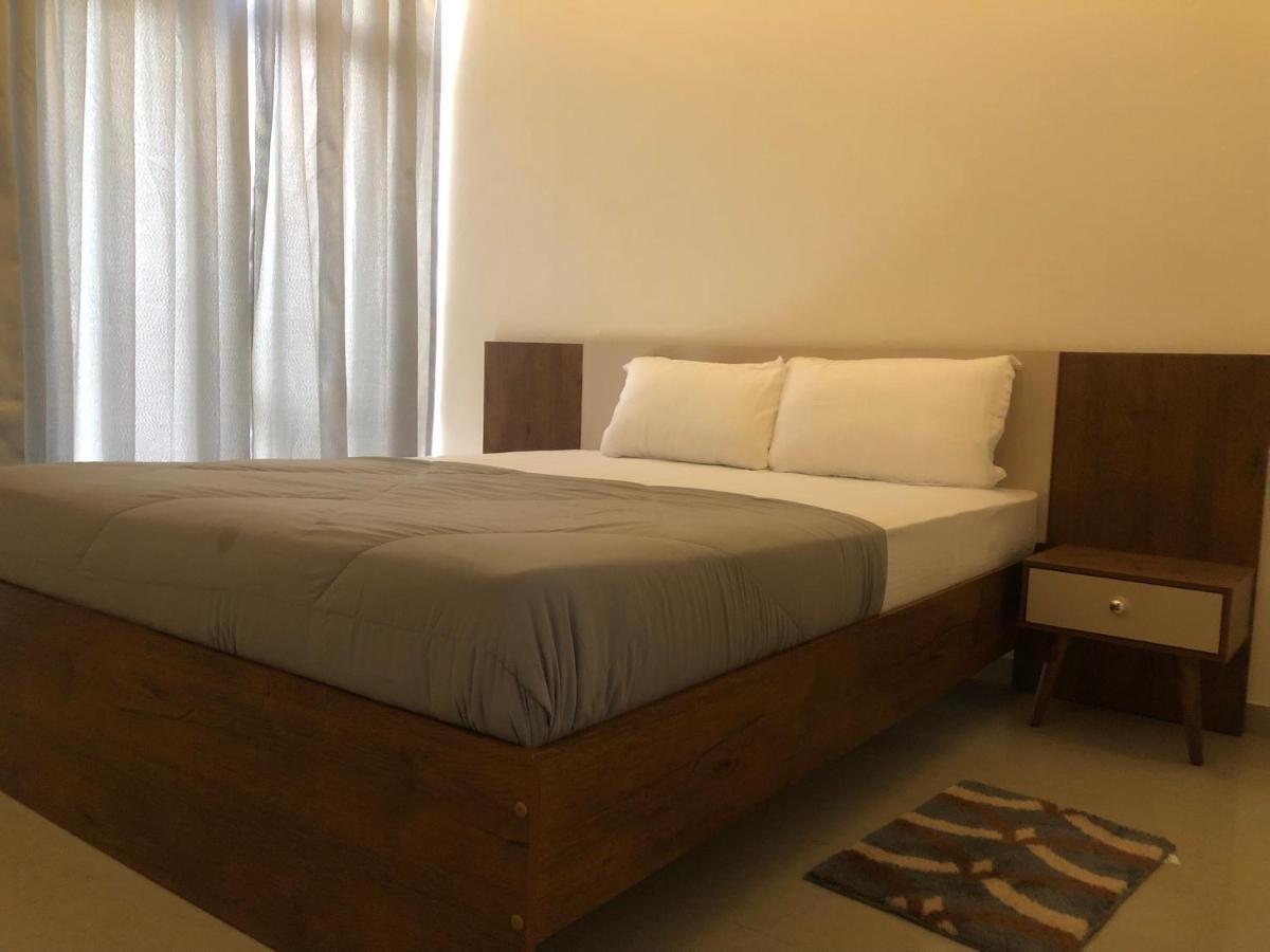 Downtown Delight Apartment Lucknow Bagian luar foto